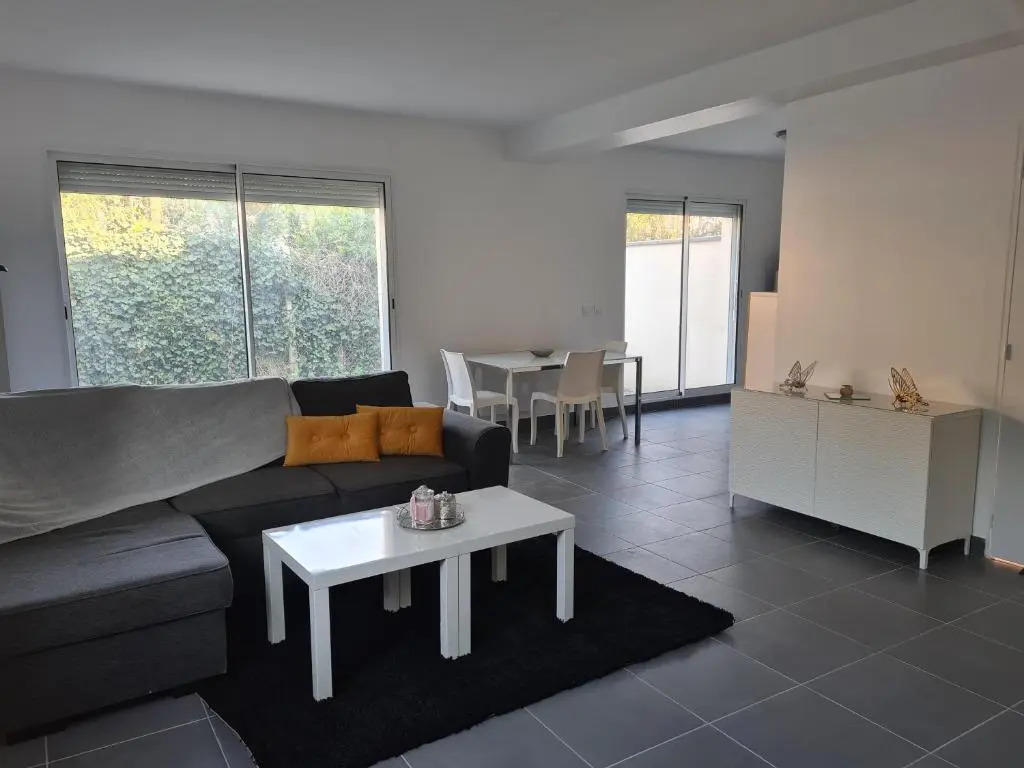 Grand studio avec jardin au calme