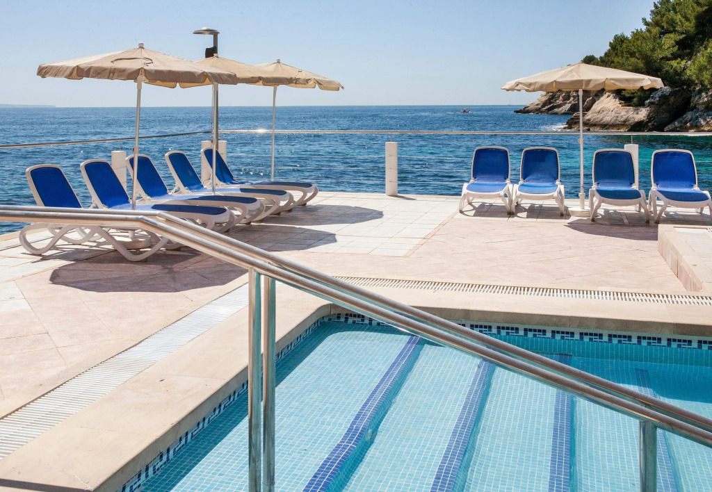 Globales Cala Viñas Adults Only 16+