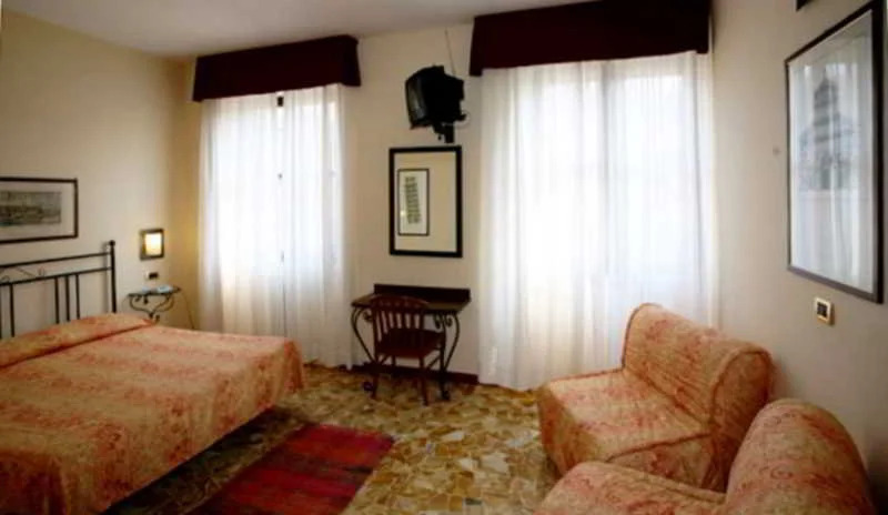 Ariston Hotel