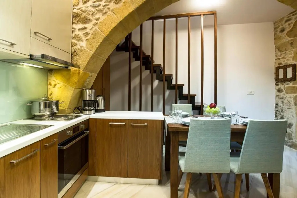 Agarathos Deluxe Homes In the Heart of Kaliviani Near Balos
