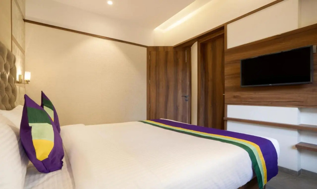 Treebo Premium Savera Inn