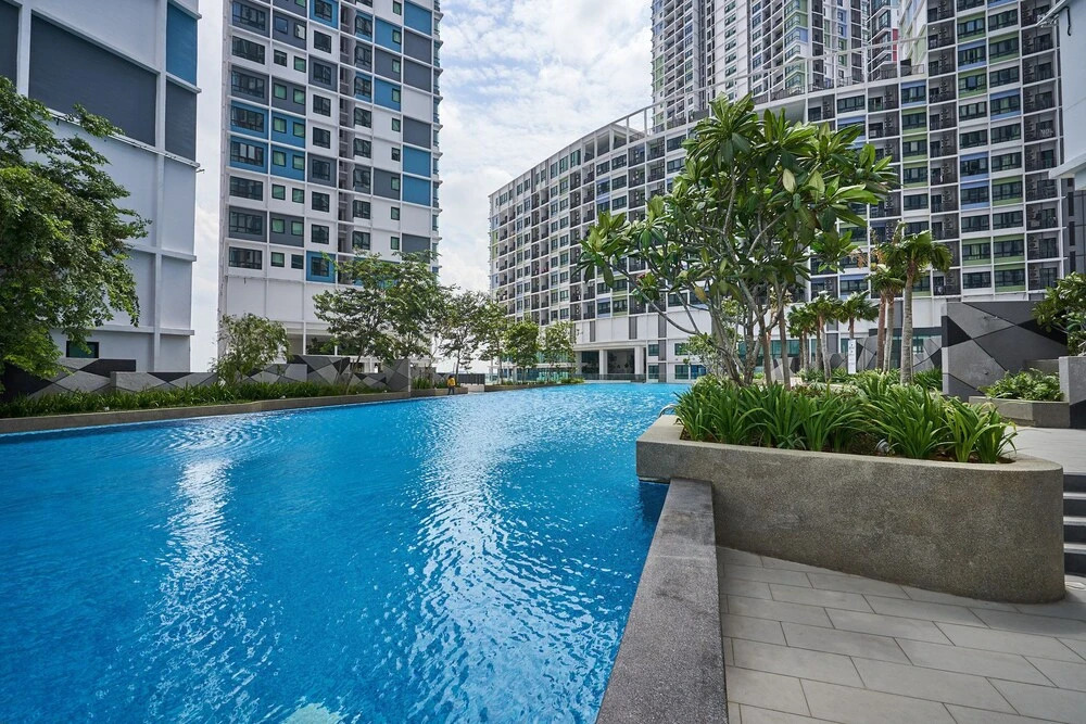 OYO Home 1143 Elegant 2br I-soho I-city