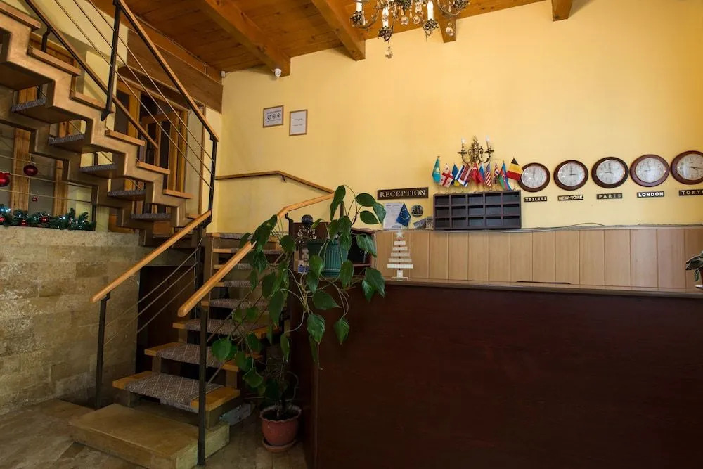 Hotel 38