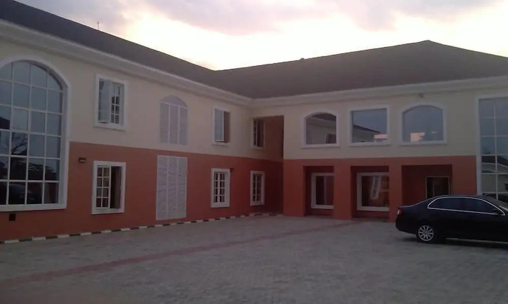 Petesville Hotel Calabar