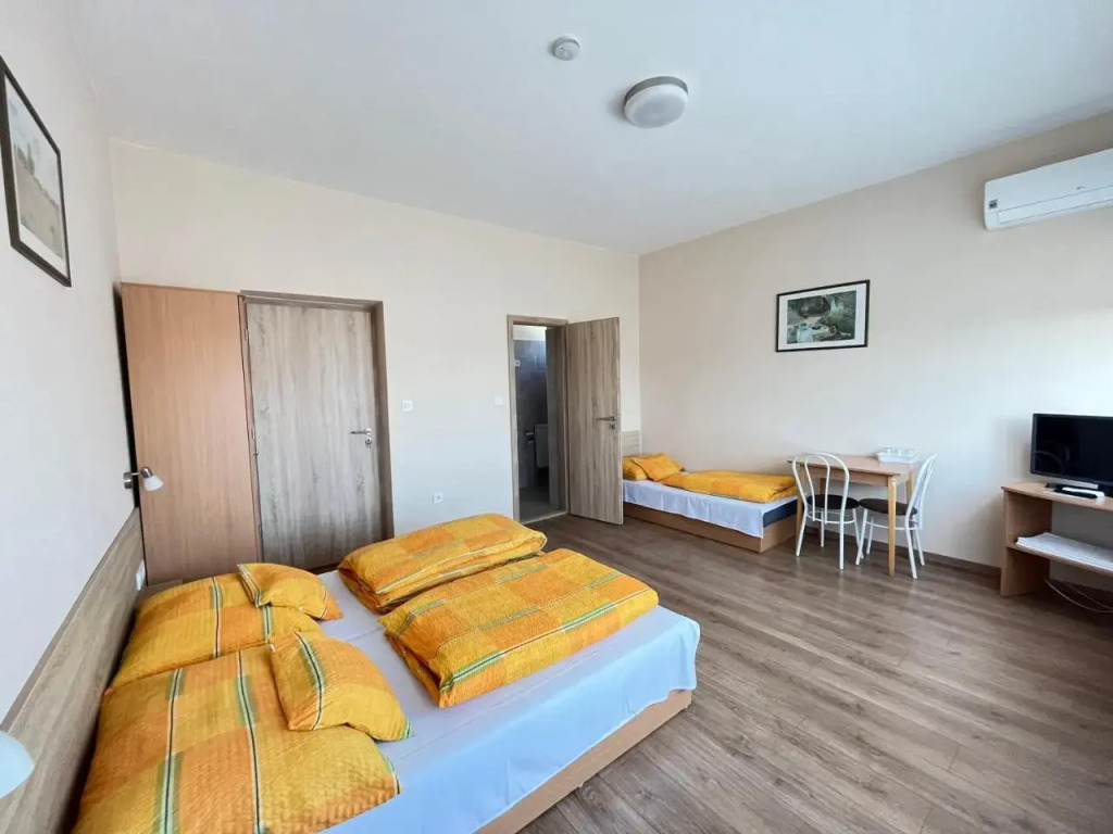 Globus Guesthouse, Vendégház