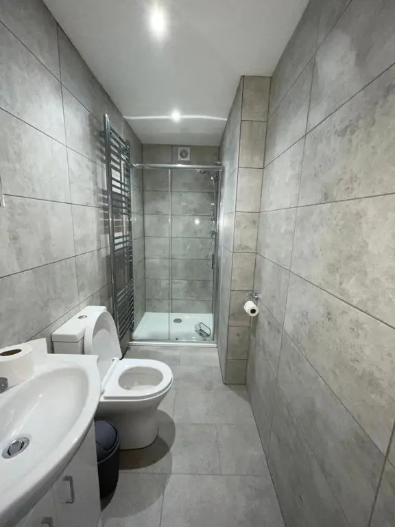 Double room with private bathroom in Basingstoke