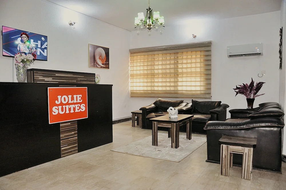 Jolie Suites