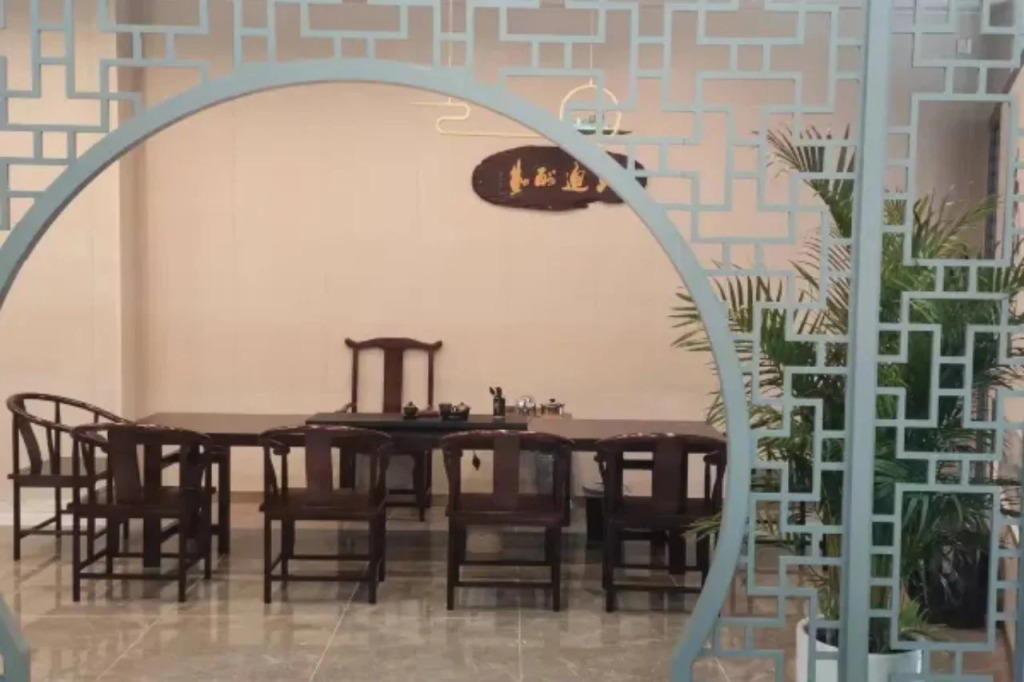 Vienna Hotel (Lingao Store)