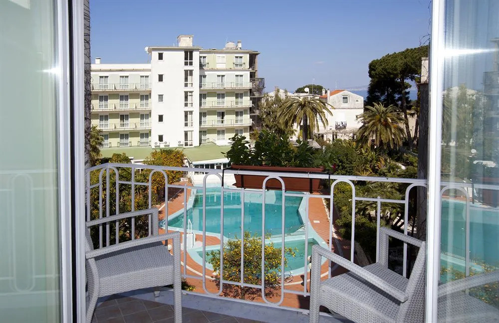Sorrento Flats