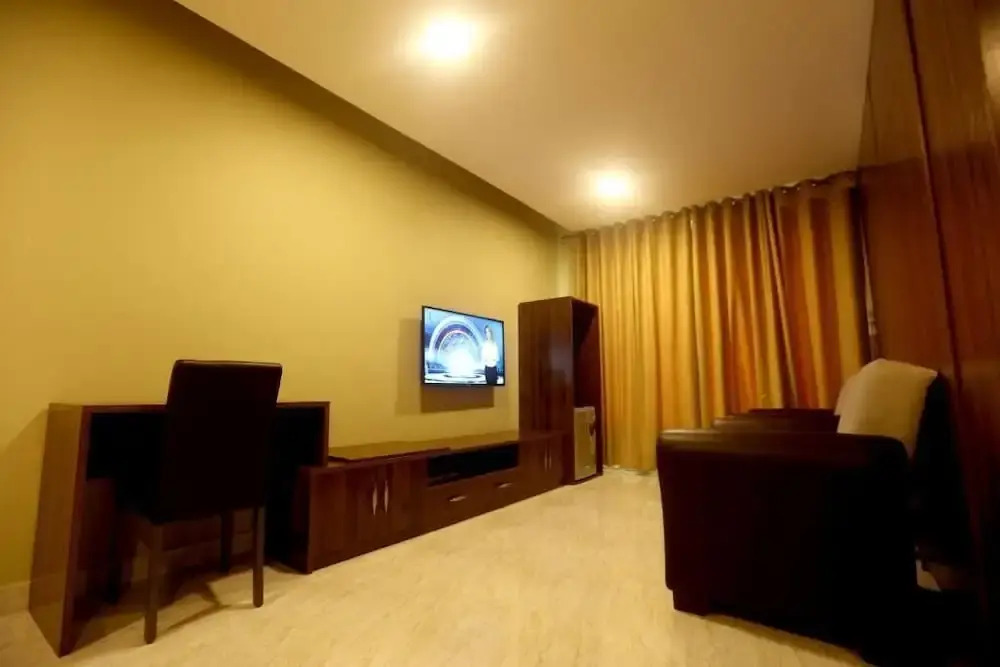Golden Crown Hotel Alseeb Muscat