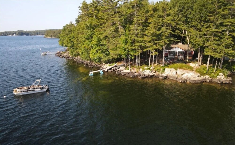 Placyd Pines Limit 8 4 Bedroom Cottage by RedAwning