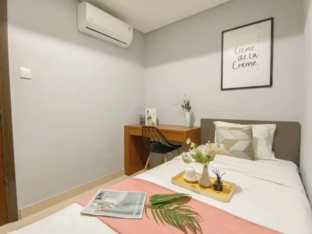 Simply Look And Best Deal 2BR at Pollux Chadstone Apartment