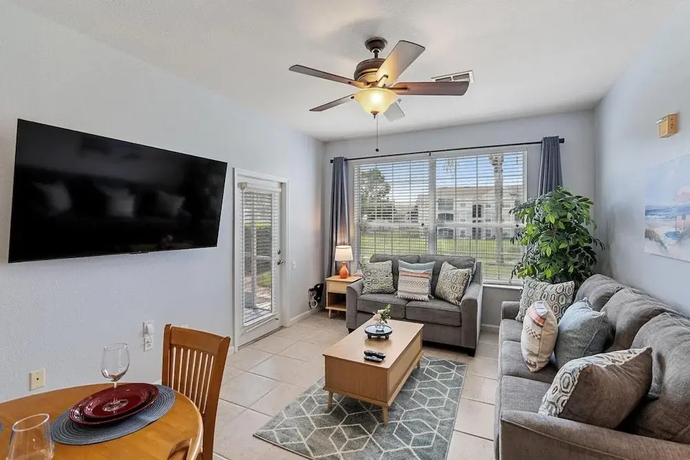 Hakuna Hideaway: 5 Mi To Disney! 1st Floor, Lion King Room & Resort Pool 3 Bedroom Condo