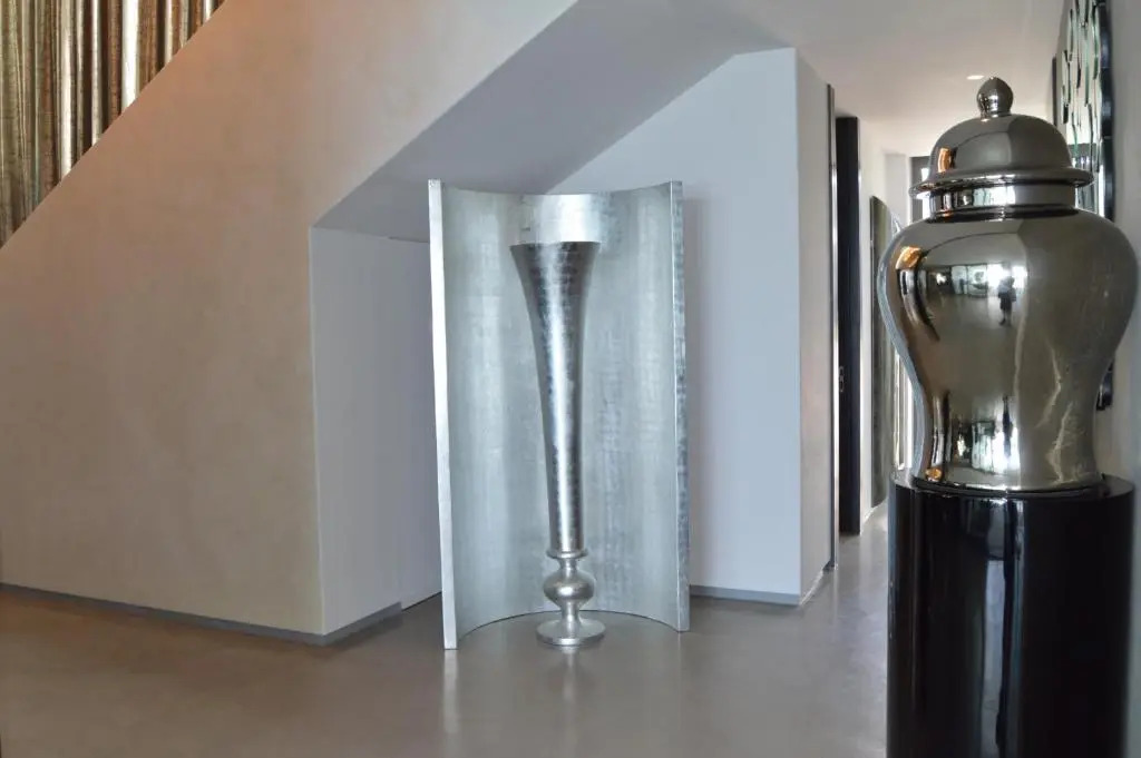 Modern Designer Villa 34121743 Direct Seafront Los Monteros Marbella for Holiday Rentals