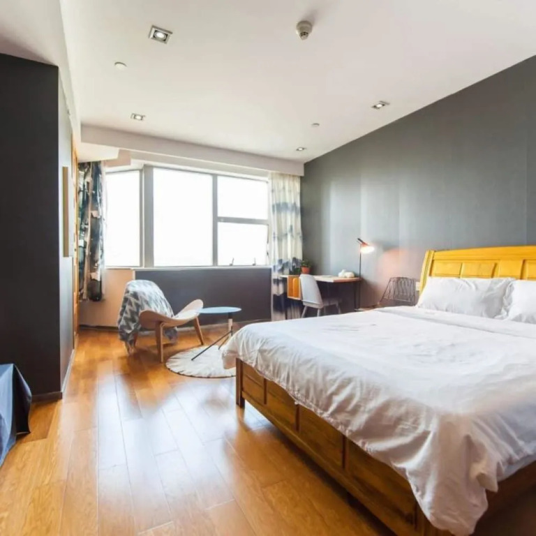 Big Hero Apartment Hotel (Shenzhen Futian Port)