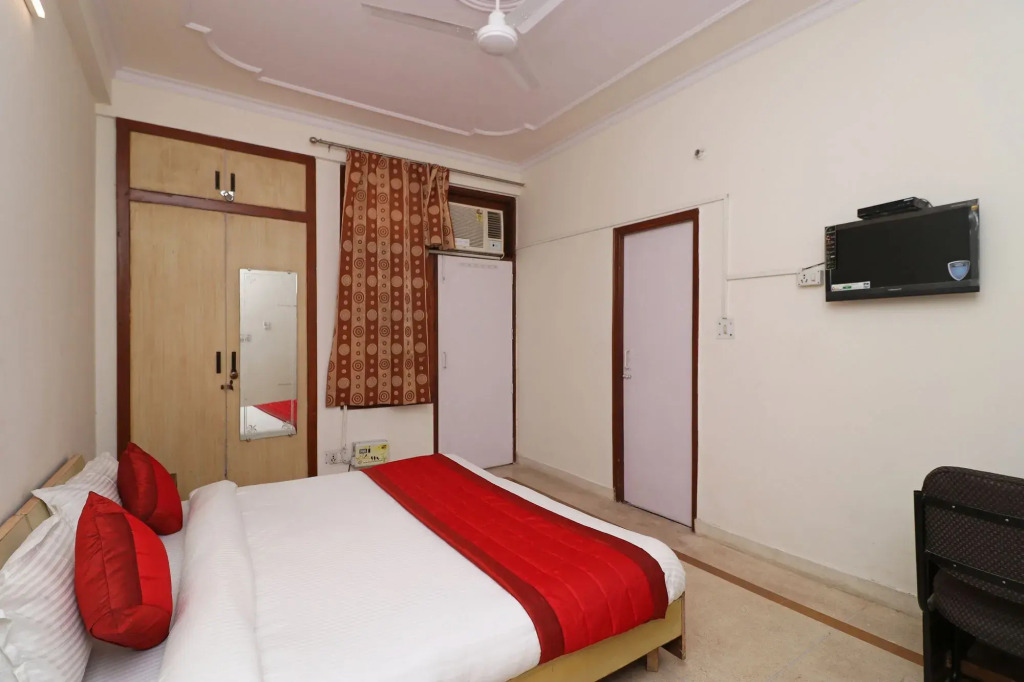Golden Castle Lodge by OYO Rooms