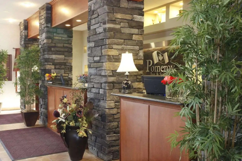 Pomeroy Inn and Suites Dawson Creek