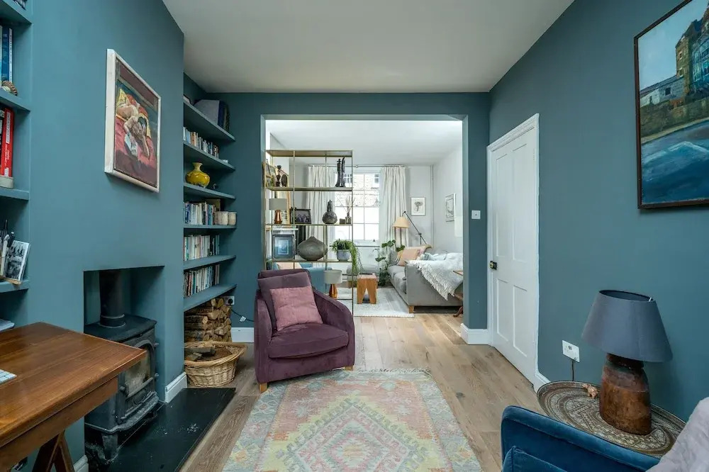 JOIVY Contemporary 2-Bed House W/ Private Garden