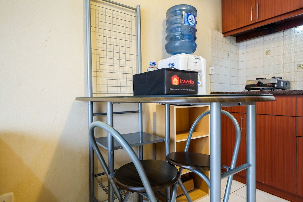 Modern 2BR at City Home Apartment with Sofa Bed near MOI