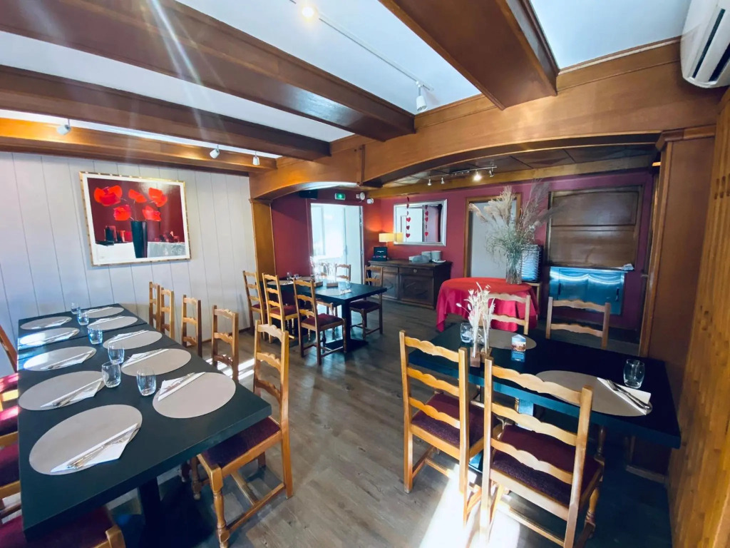 Logis Hôtel Restaurant Au Lion Rouge