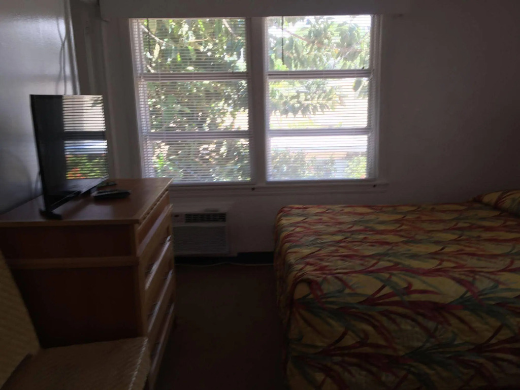 Sea Cove Motel