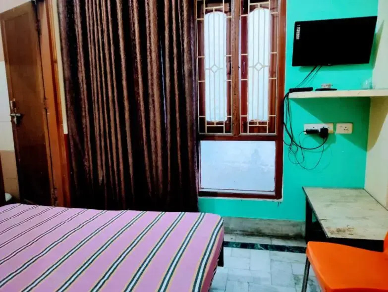 Priti Guest House By WB Inn