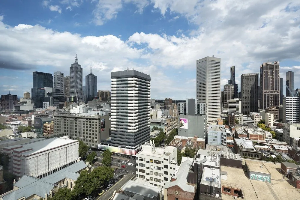 Modern 3 Bdr Apt Sutherland St