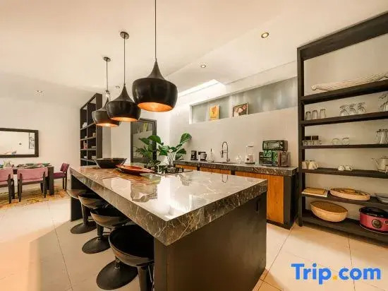 Spacious 5BR Modern Simplicity, Near Canggu's Best