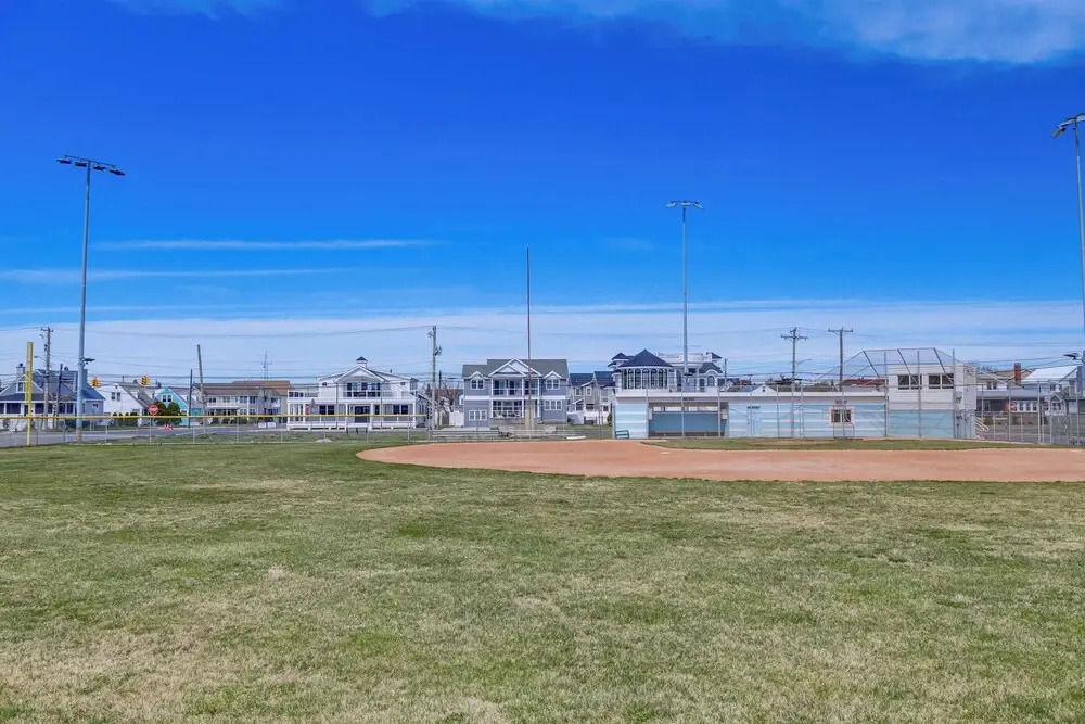 Wildwood Crest Condo w/ Pool & Beach Access!