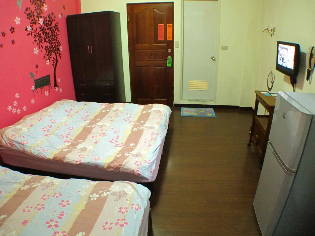 JV's Hostel