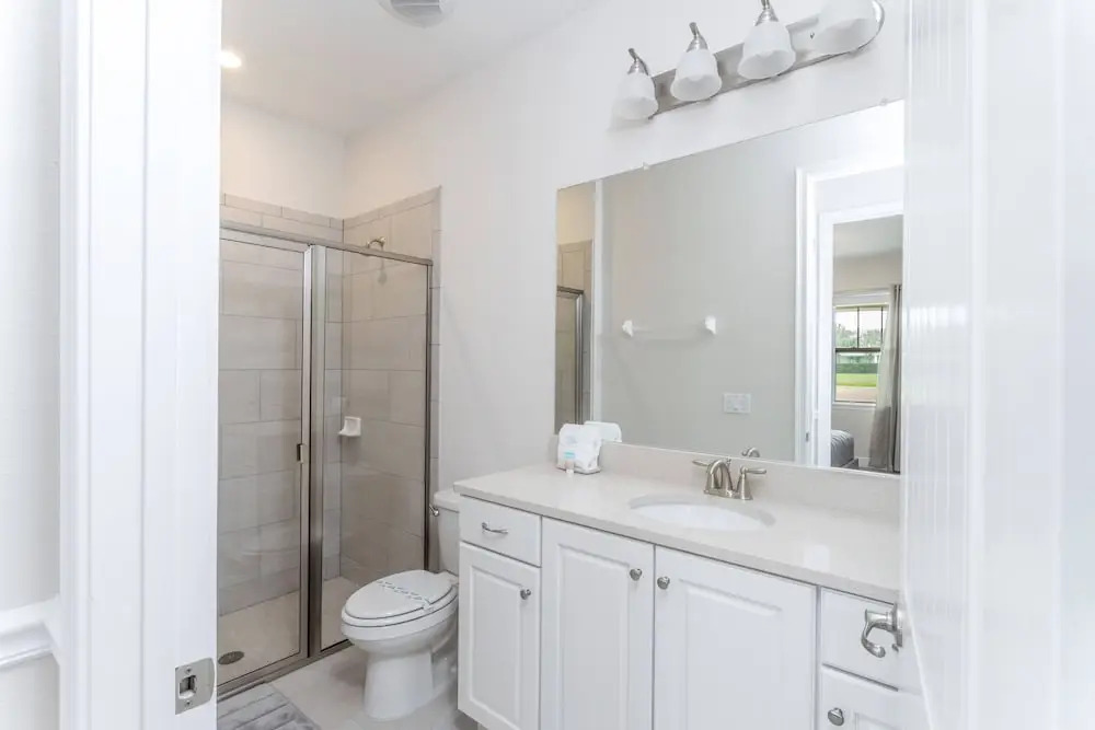 Gorgeous 8 Bedroom Single Home With Private Pool -ec7724