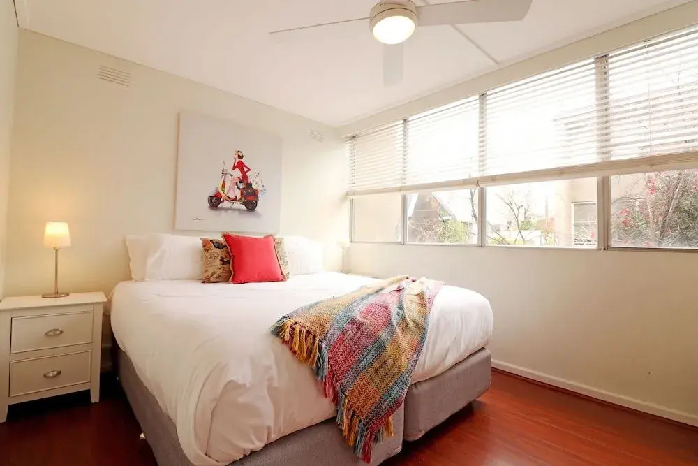 Colour Pop Fitzroy - Pets, Parking, Balcony, 3bdrm