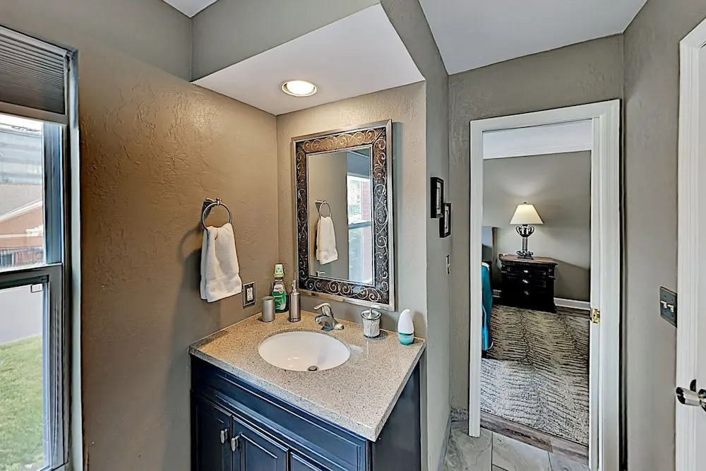 6182ndav 1 Bedroom Apts