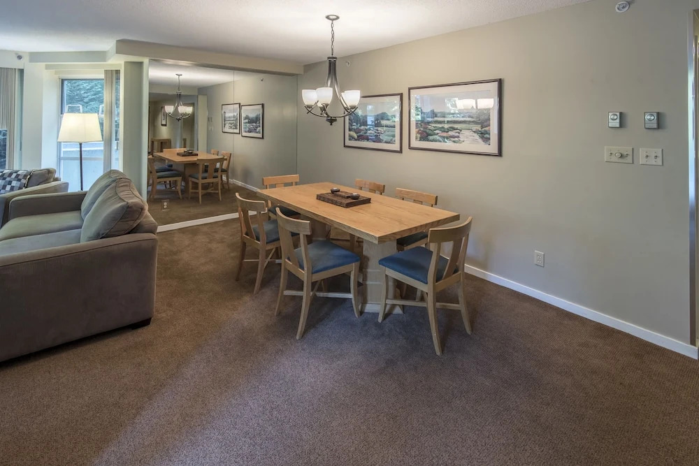 Woodrun Lodge 209 by Outpost Whistler