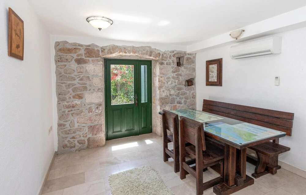 Stunning Home in Duboka With 5 Bedrooms, Wifi and Outdoor Swimming Pool