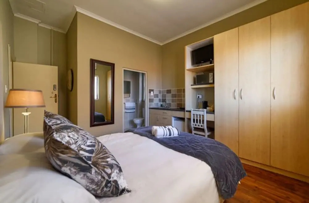 Leeuwenzee Guesthouse - Luxury Room With Self Catering