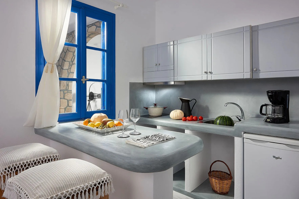 Elia Studios Pollonia