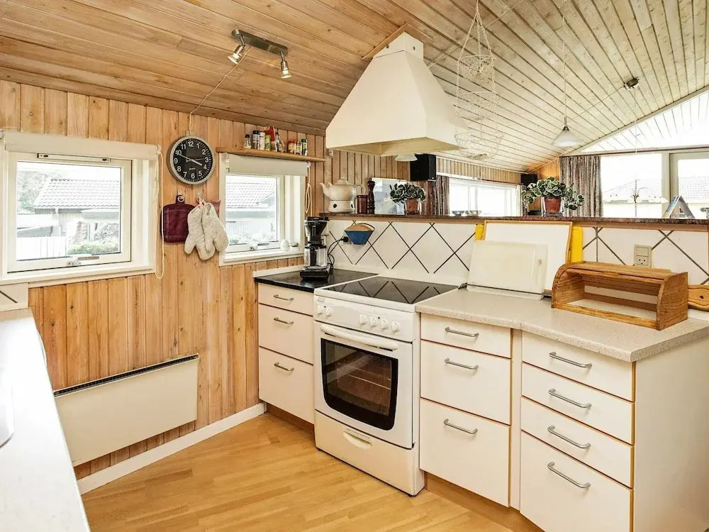 Modern Holiday Home in Millinge Near Sea