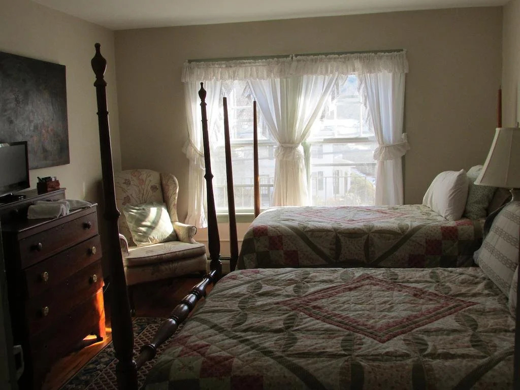 Curtis House