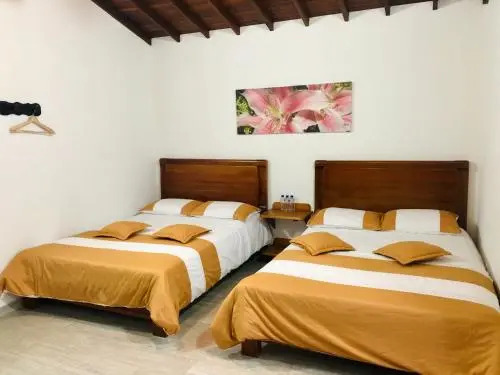 40 Amigos Hotel