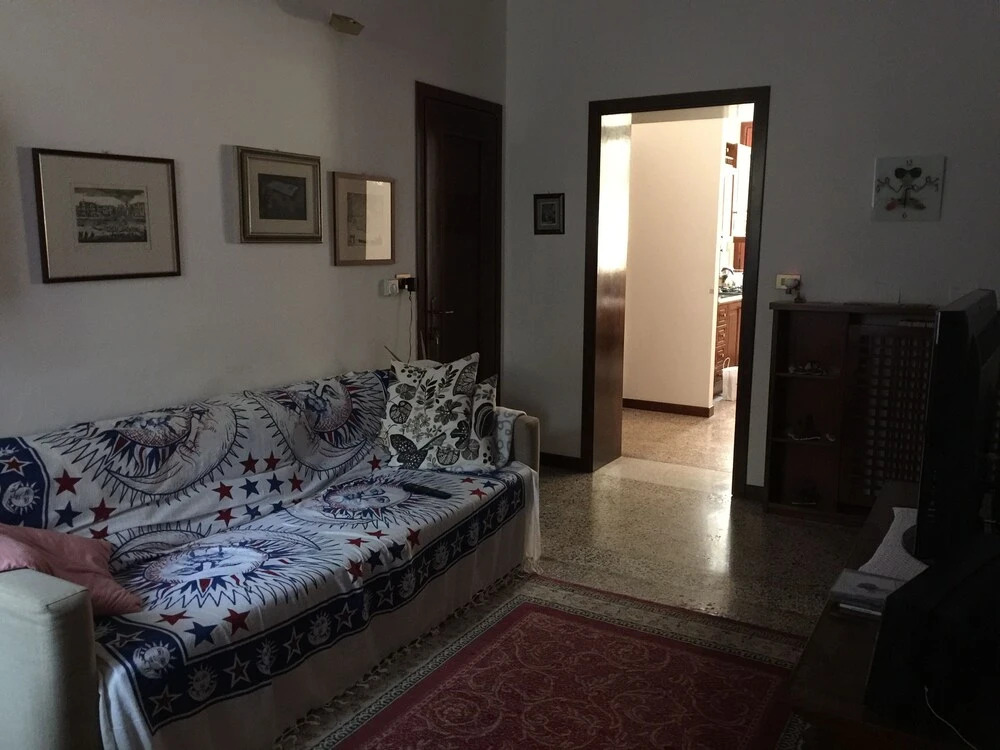 Aunt's Home