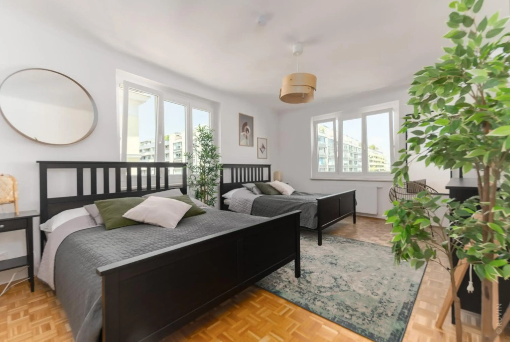 King bed home, 3 bed rooms, Ideal for groups of Ten, 16