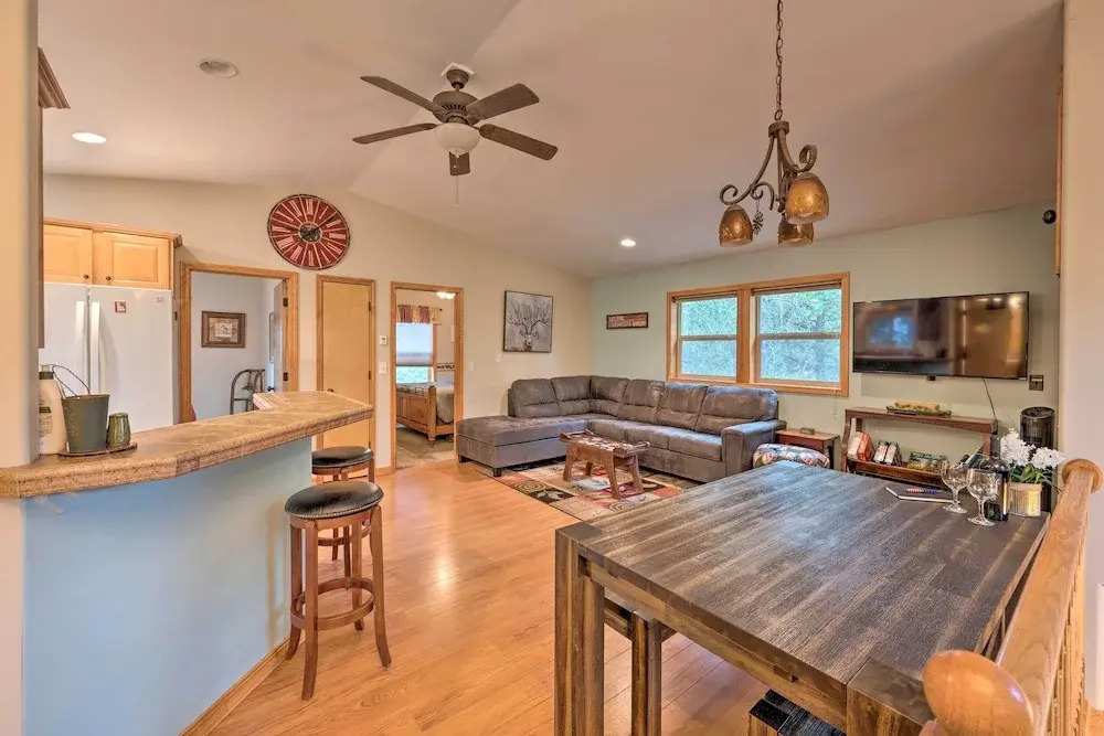 Rustic Mccall Cabin w/ Private Hot Tub & Deck!