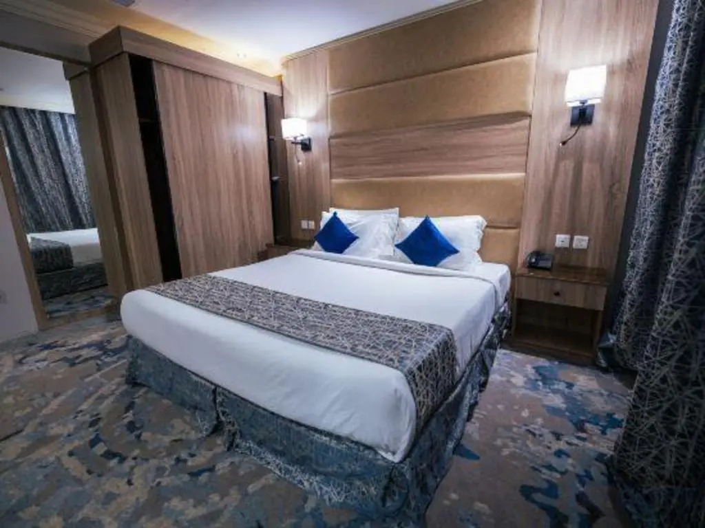 Ebreez Hotel