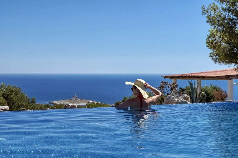 Luxury Villa Ocean Seeker with Pool