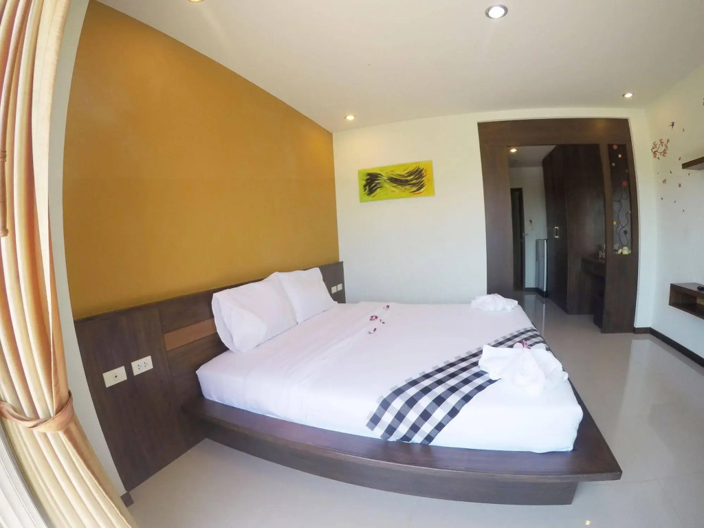 Benjamas Place Hotel