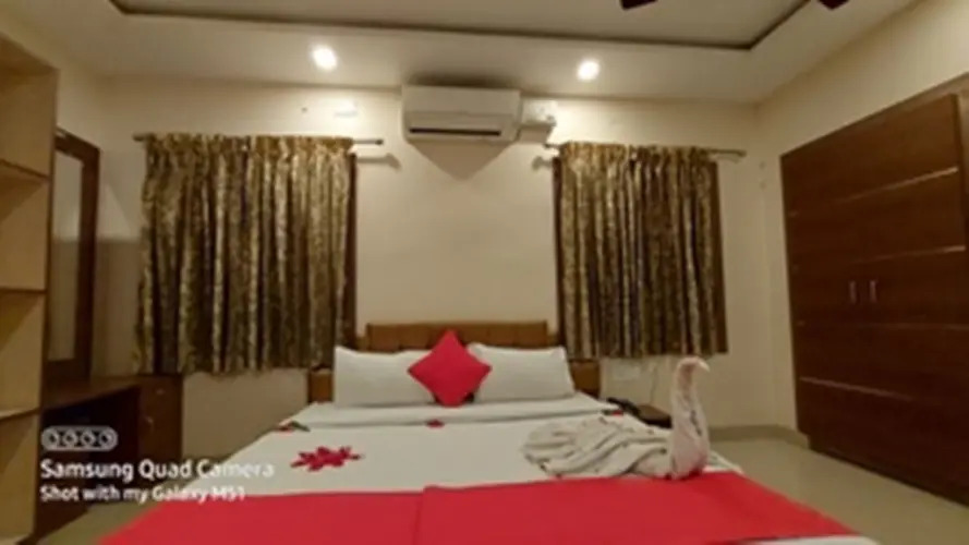 Oyo 40876 Sri Kamadhenu Residency