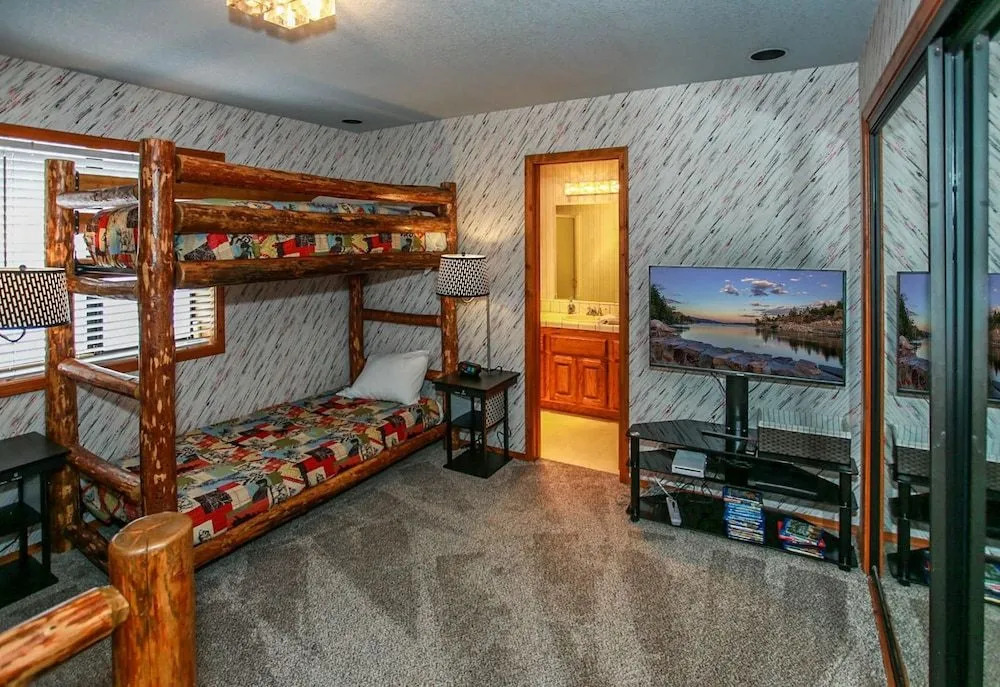 Grizzly Manor