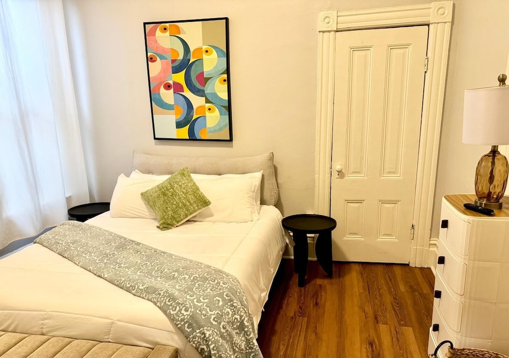 Gorgeous 3 Bedroom In Downtown