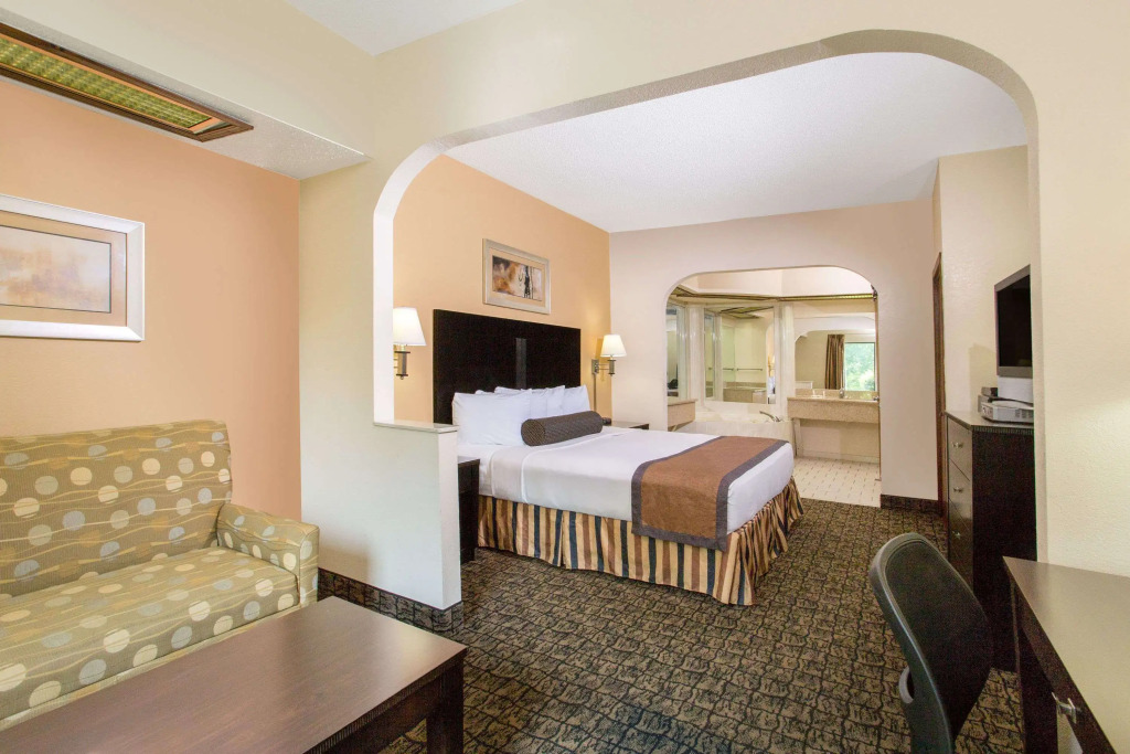 Quality Inn & Suites Monticello